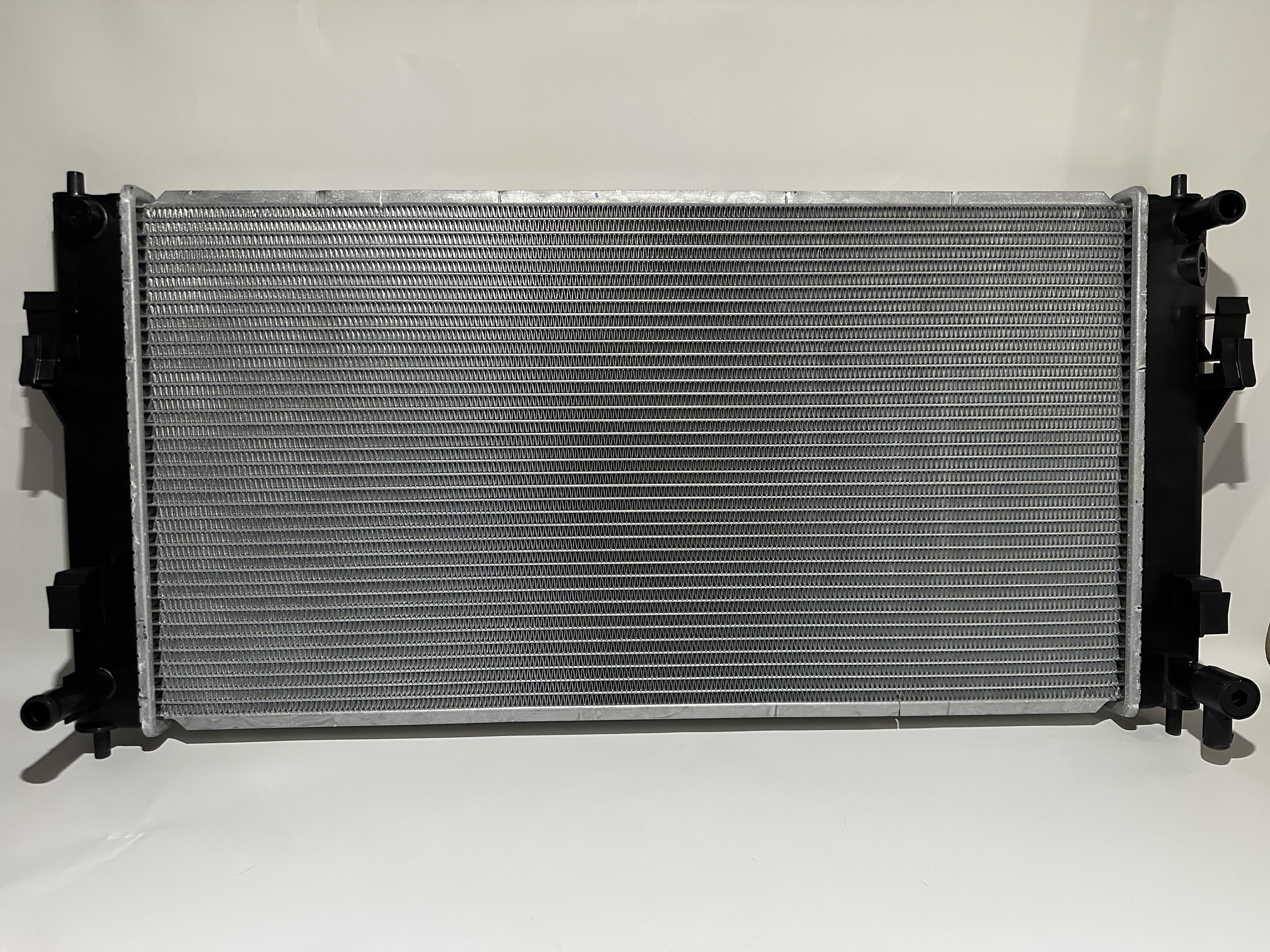 Радиатор двигателя nissan leaf electric 11.10-12.17 KOYORAD