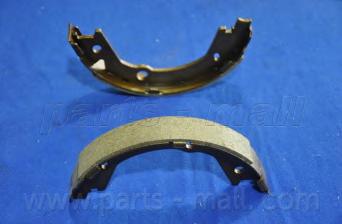 Комплект тормозных колодок PARTS-MALL