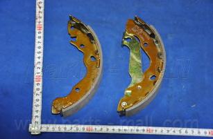 Комплект тормозных колодок PARTS-MALL