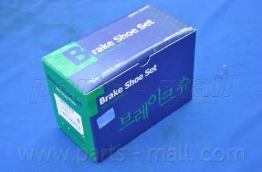 Комплект тормозных колодок PARTS-MALL