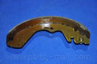 Комплект тормозных колодок PARTS-MALL